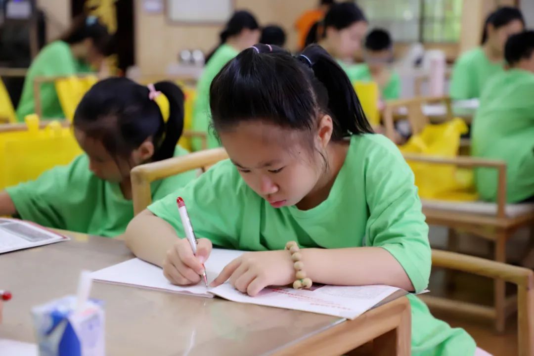 没想到,这是9岁小女孩来爸妈在线学习的收获!