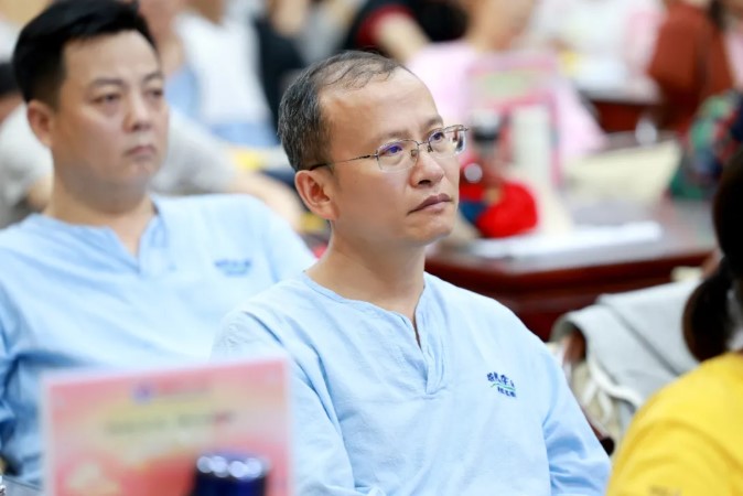 兄长一句话，我走进爸妈在线；几天静心，我看懂了一个家的因果